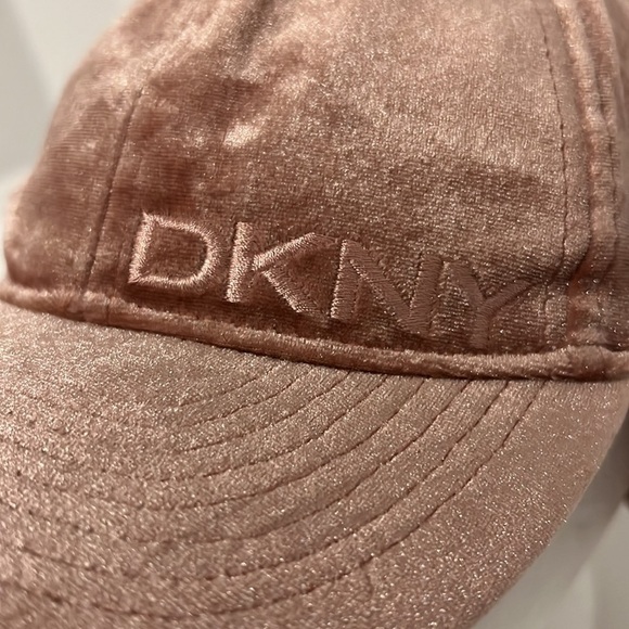 DKNY Girls Rose Velour Pom Pom Winter Cap Size O/S - 7/16 - Picture 8 of 15